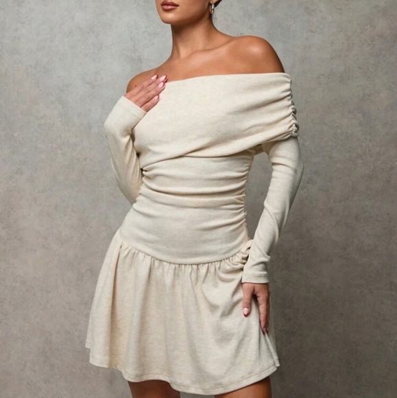 Women's Solid Color Off-Shoulder Ruffle Pleated Elegant Long Sleeve Dress - Picture 2 of 6